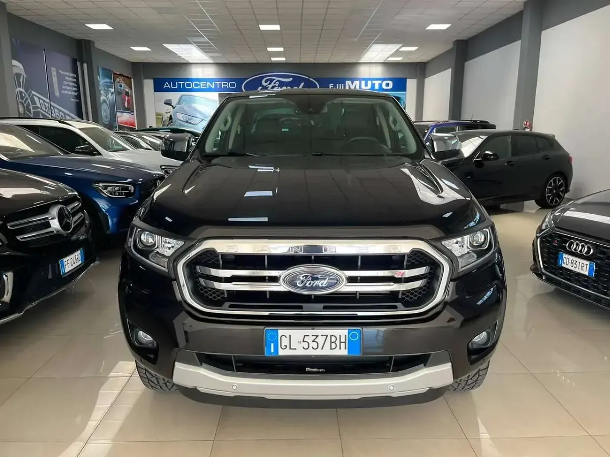 Usata Ford Ranger Limited 170 CV (125 kW) 2022 Absolute black Pick-up