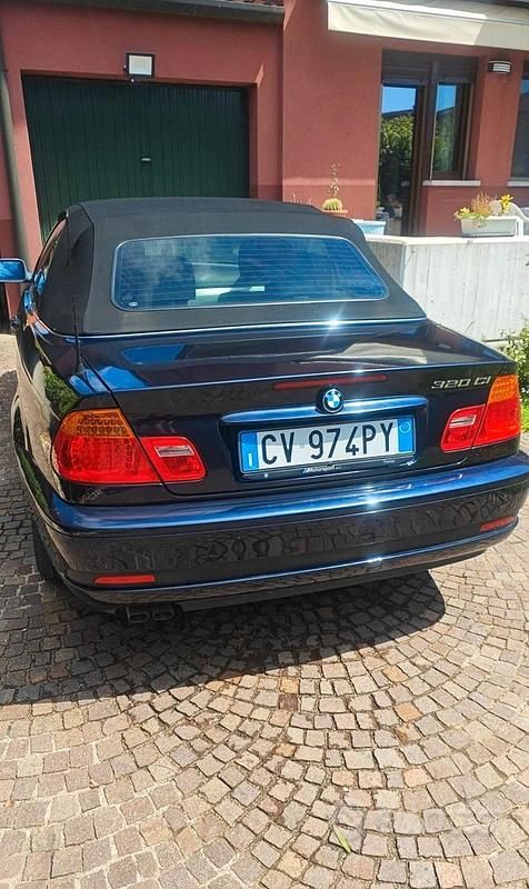 Usata BMW 320 Cabriolet 170 CV (125 kW) 2004 Blu Cabrio