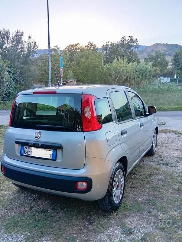 Usata Fiat Panda Active 69 CV (50 kW) 2021 Argento Utilitaria