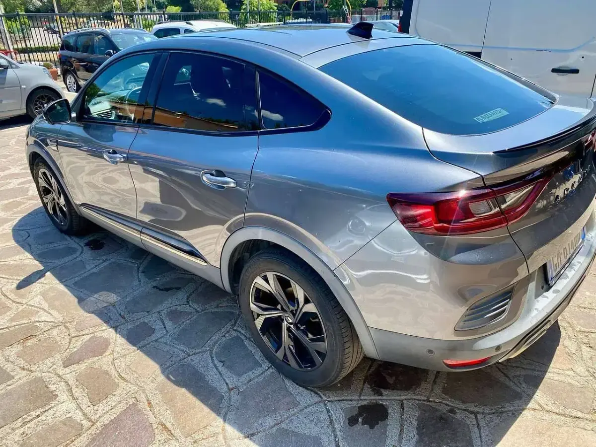 Usata Renault Arkana Engineered 94 CV (69 kW) 2023 Grigio SUV