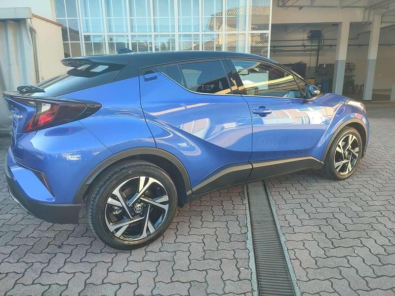 Usata Toyota C-HR Trend 184 CV (135 kW) 2022 Blu/azzurro SUV