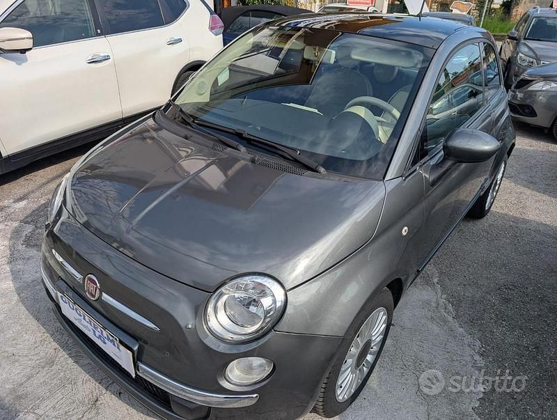 Begagnad Fiat 500 Lounge 69 HK (50 kW) 2013 Grå Sedan
