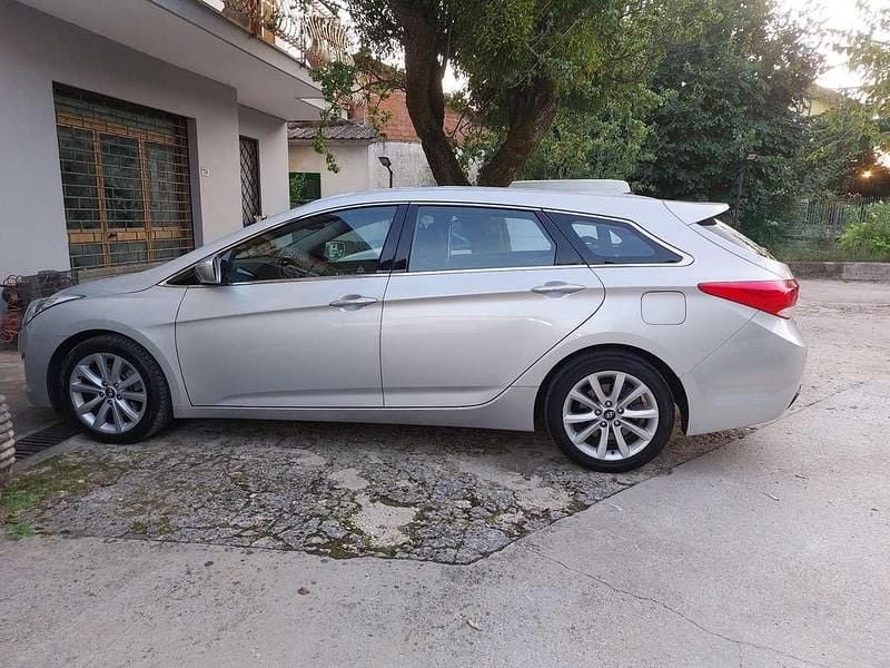 Usata Hyundai i40 Comfort 136 CV (100 kW) 2013 Argento Station wagon