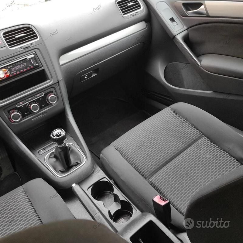 Usata VW Golf VII Trendline 105 CV (77 kW) 2012 Berlina