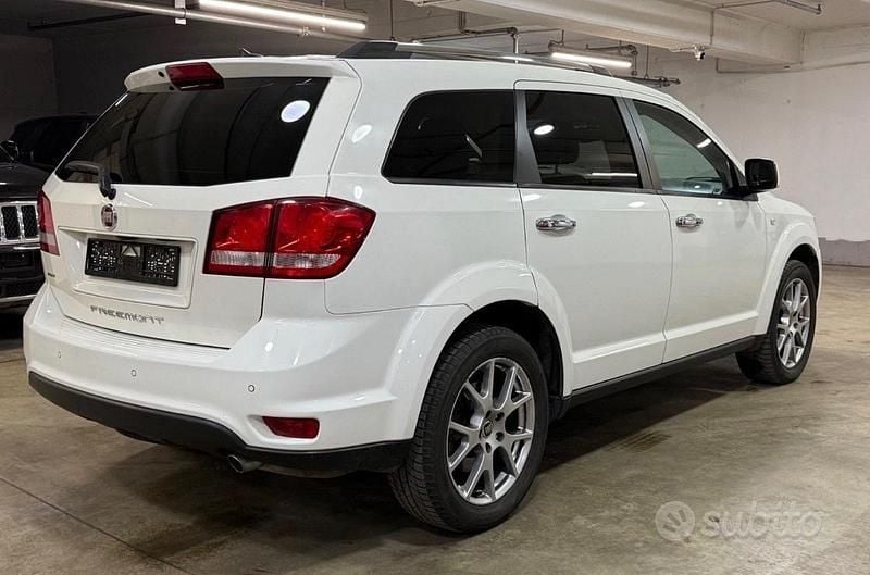 Usata Fiat Freemont Lounge 140 CV (102 kW) 2014 Bianco SUV