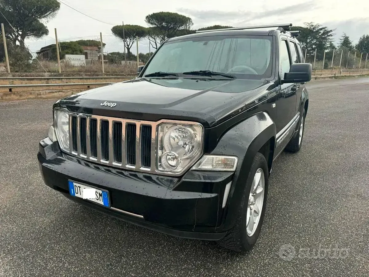 Usata Jeep Cherokee Sport 177 CV (130 kW) 2009 Nero SUV