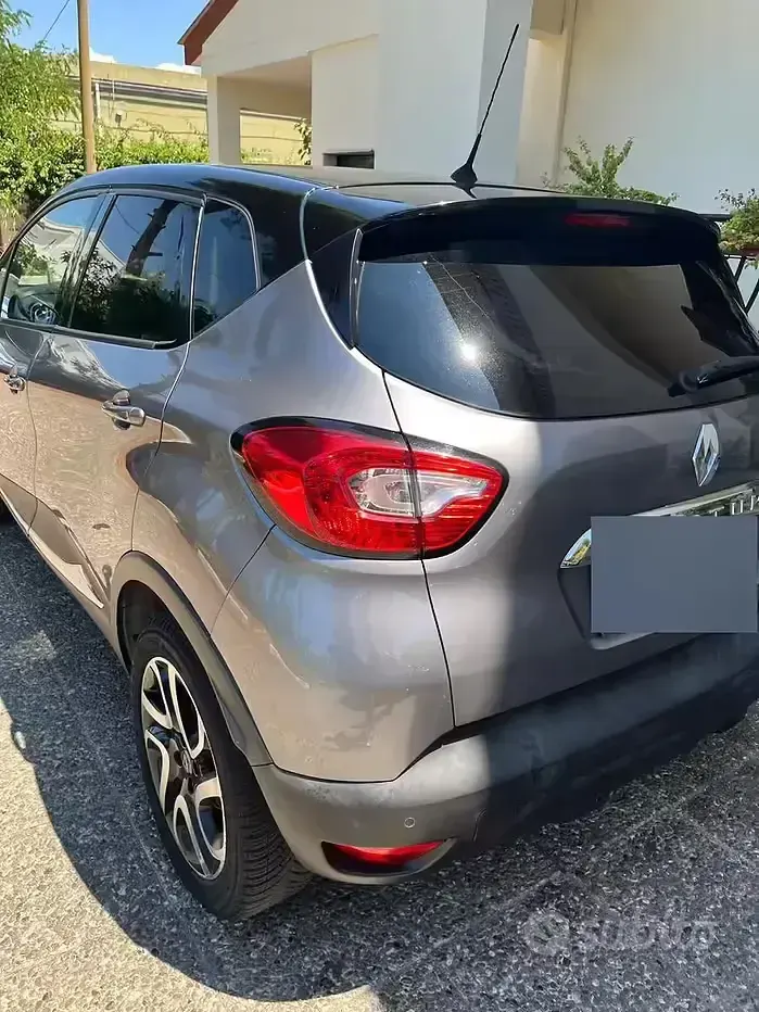 Usata Renault Captur 90 CV (66 kW) 2017 Grigio SUV