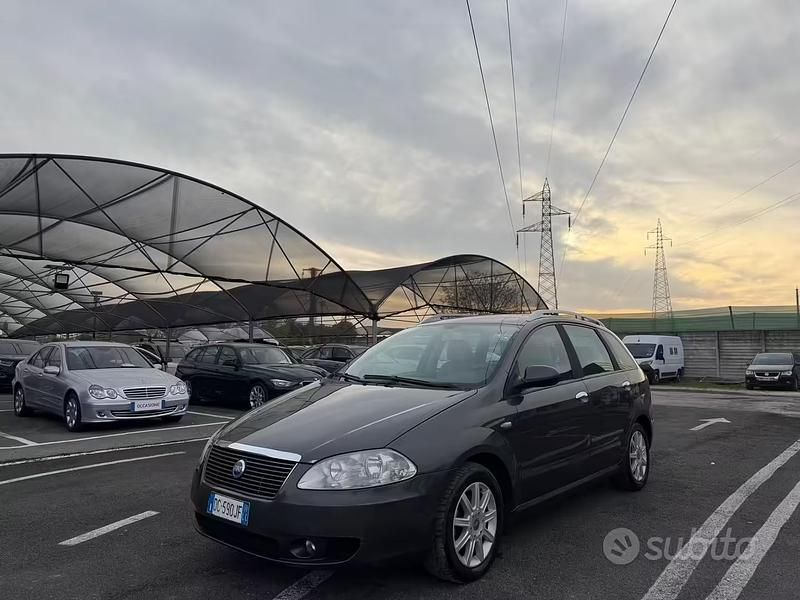 Occasion Fiat Croma Emotion 120 ch (88 kW) 2006 Noir Break