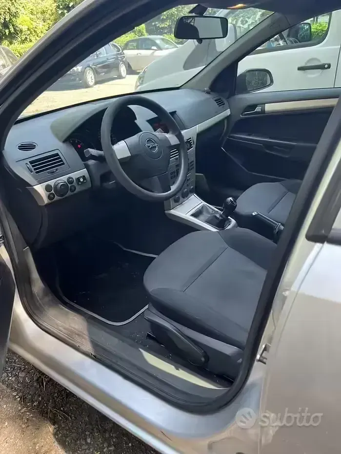 Usata Opel Astra 90 CV (66 kW) 2008 Grigio Station wagon