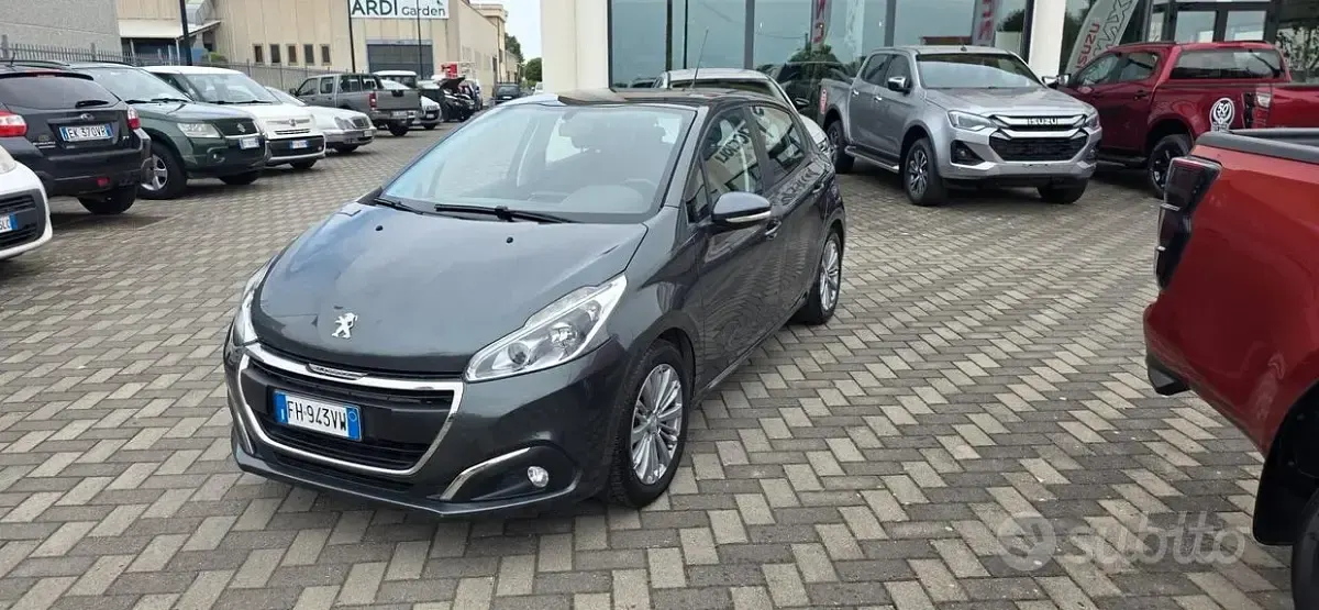Usata Peugeot 208 Active 82 CV (60 kW) 2017 Grigio Utilitaria