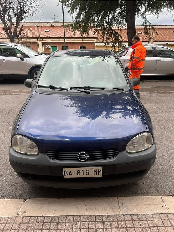 Usata Opel Corsa 90 CV (66 kW) 1998 Blu Utilitaria