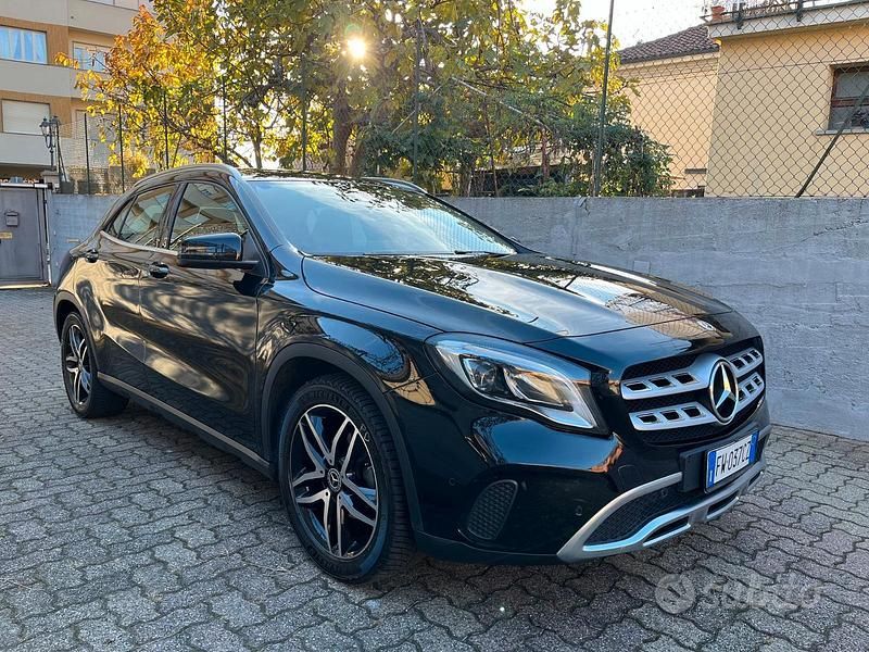 Usata Mercedes GLA200 Premium 136 CV (100 kW) 2017 Nero SUV