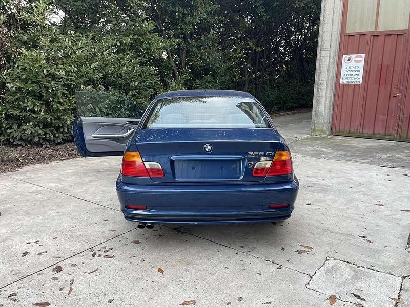 Usata BMW 328 Sport Line 193 CV (141 kW) 1999 Blu Coupé