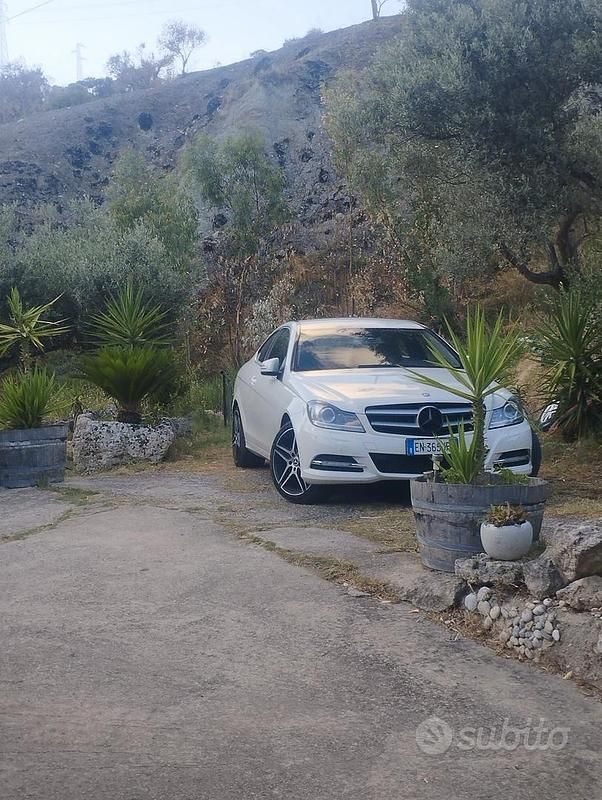 Usata Mercedes C220 177 CV (130 kW) 2012 Bianco Coupé