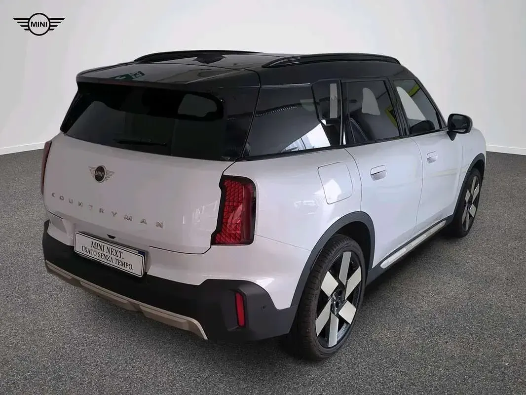 Usata Mini Cooper Countryman Favoured 170 CV (125 kW) 2024 Bianco SUV