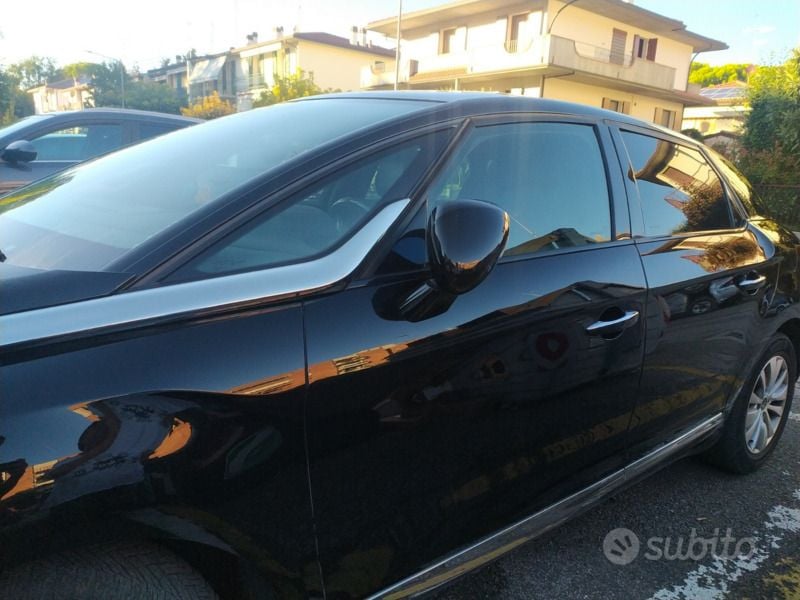 Usata DS Automobiles DS5 So Chic 120 CV (88 kW) 2015 Nero Utilitaria