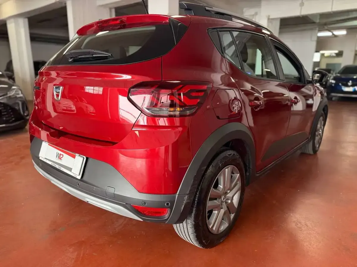 Usata Dacia Sandero Comfort 101 CV (74 kW) 2022 Rosso Berlina