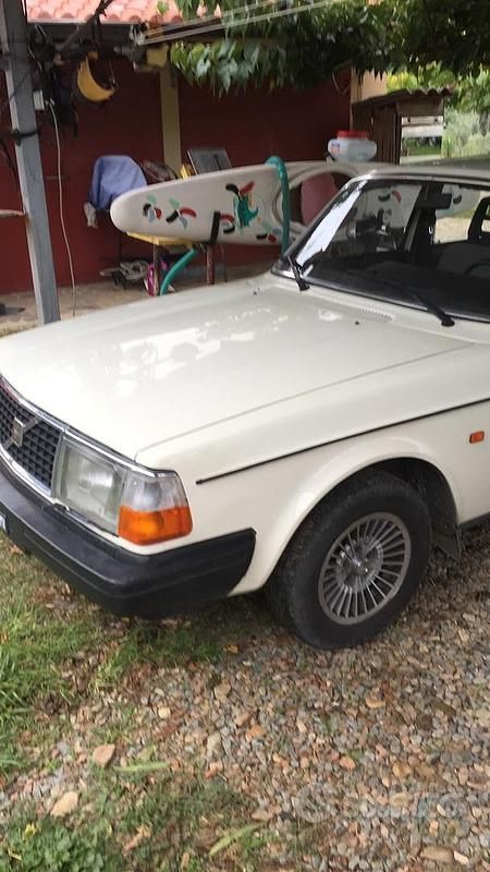 Usata Volvo 240 79 CV (58 kW) 1981 Bianco Station wagon
