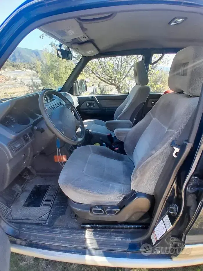 Usata Mitsubishi Pajero 100 CV (73 kW) 1997 Blu SUV