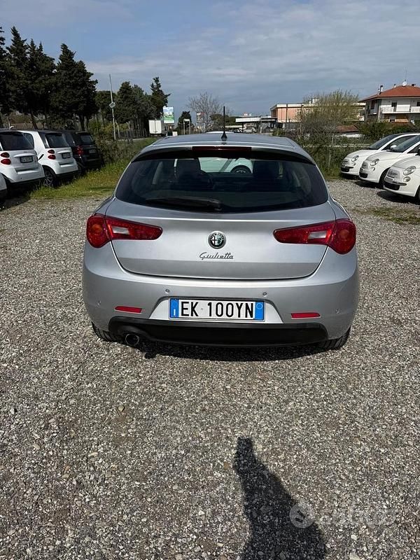 Usata Alfa Romeo Giulietta Distinctive 105 CV (77 kW) 2011 Grigio Utilitaria
