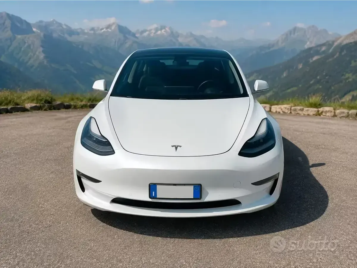 Usata Tesla Model 3 Long Range AWD 152 kW (208 CV) 2019 Bianco Berlina