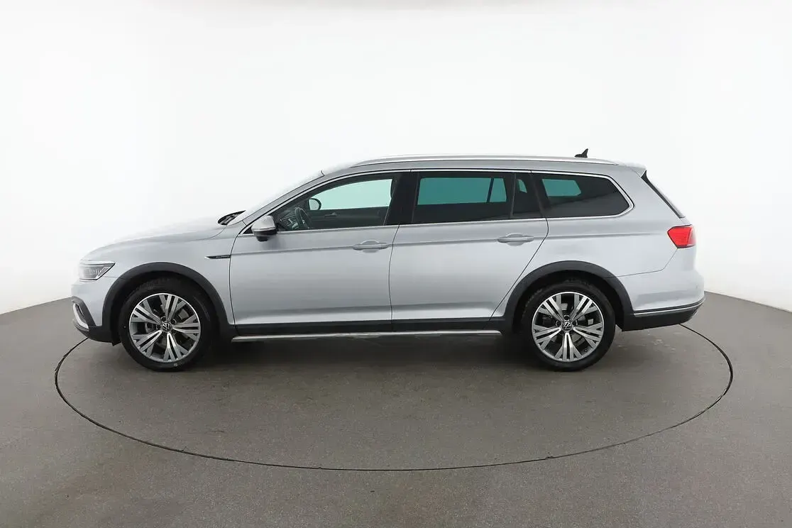 Usata VW Passat Alltrack 200 CV (147 kW) 2022 Argento Station wagon