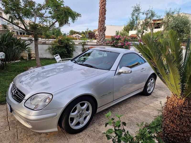 Usata Mercedes SLK200 163 CV (119 kW) 2001 Argento Cabrio