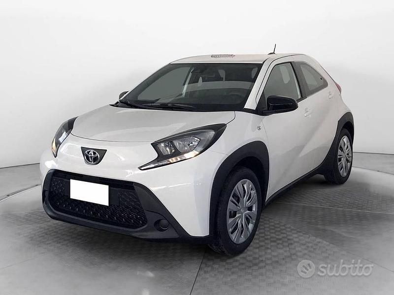 Usata Toyota Aygo X Active 72 CV (52 kW) 2025 Bianco SUV