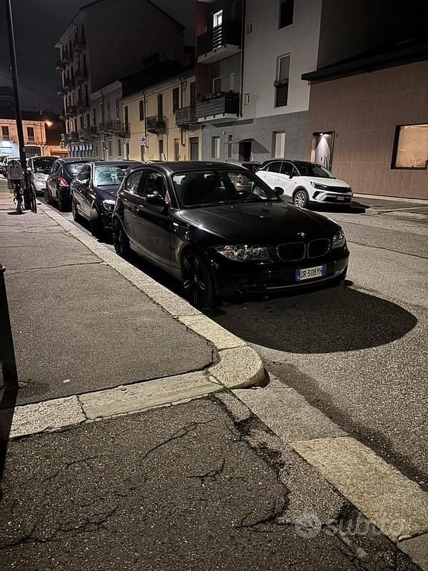 Usata BMW 118 143 CV (105 kW) 2007 Nero Utilitaria