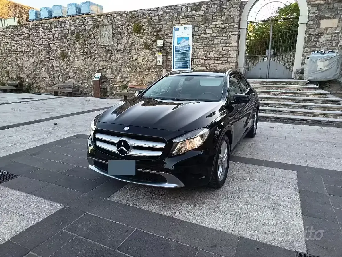 Usata Mercedes GLA220 170 CV (125 kW) 2014 Nero SUV