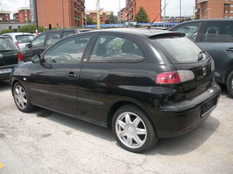 Usata Seat Ibiza 69 CV (50 kW) 2005 Nero Berlina