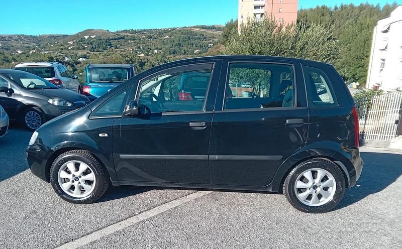 Usata Fiat Idea Dynamic 95 CV (69 kW) 2011 Nero Monovolume