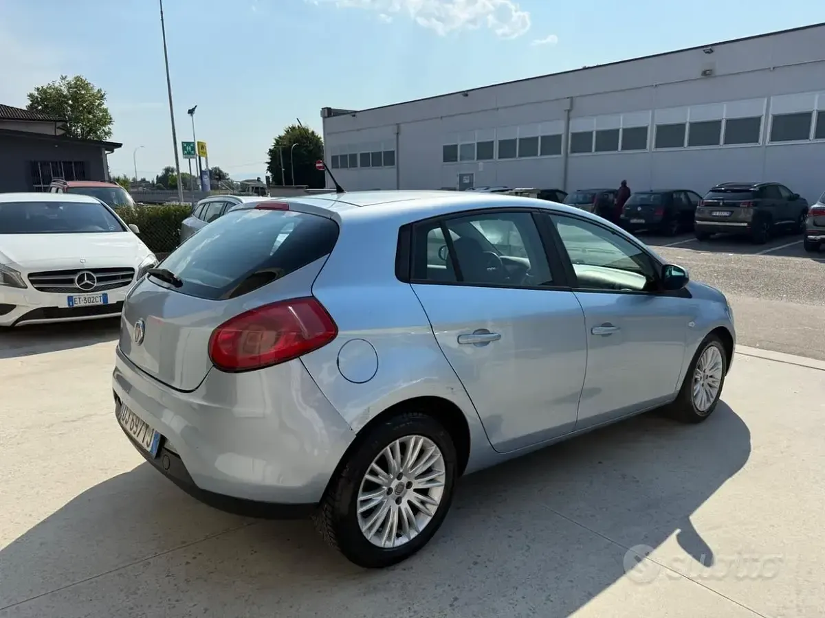 Usata Fiat Bravo Dynamic 120 CV (88 kW) 2007 Blu Utilitaria