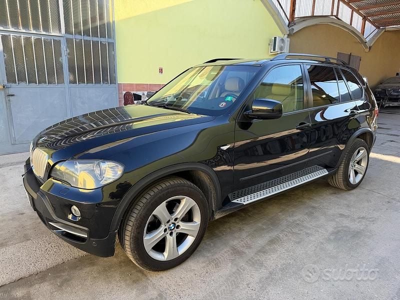 Nero Usata 2010 BMW X5 SUV | 5500 € (Buon prezzo) - Immagine 1/4