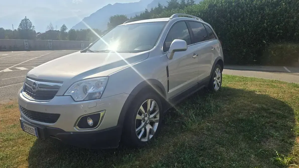 Usata Opel Antara Cosmo 163 CV (119 kW) 2012 Argento SUV