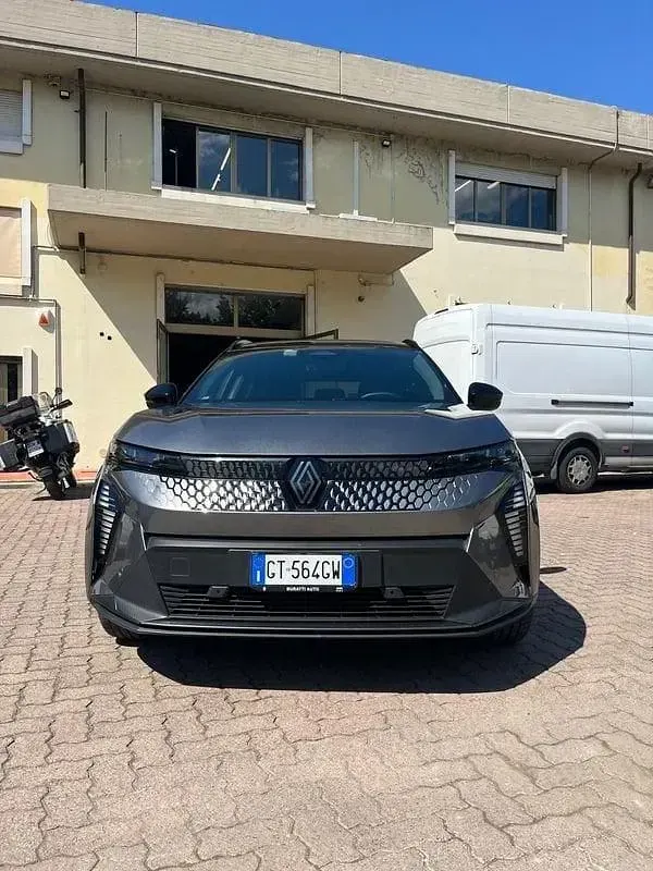 Usata Renault Scenic E-Tech Esprit Alpine 161 kW (220 CV) 2024 Argento SUV