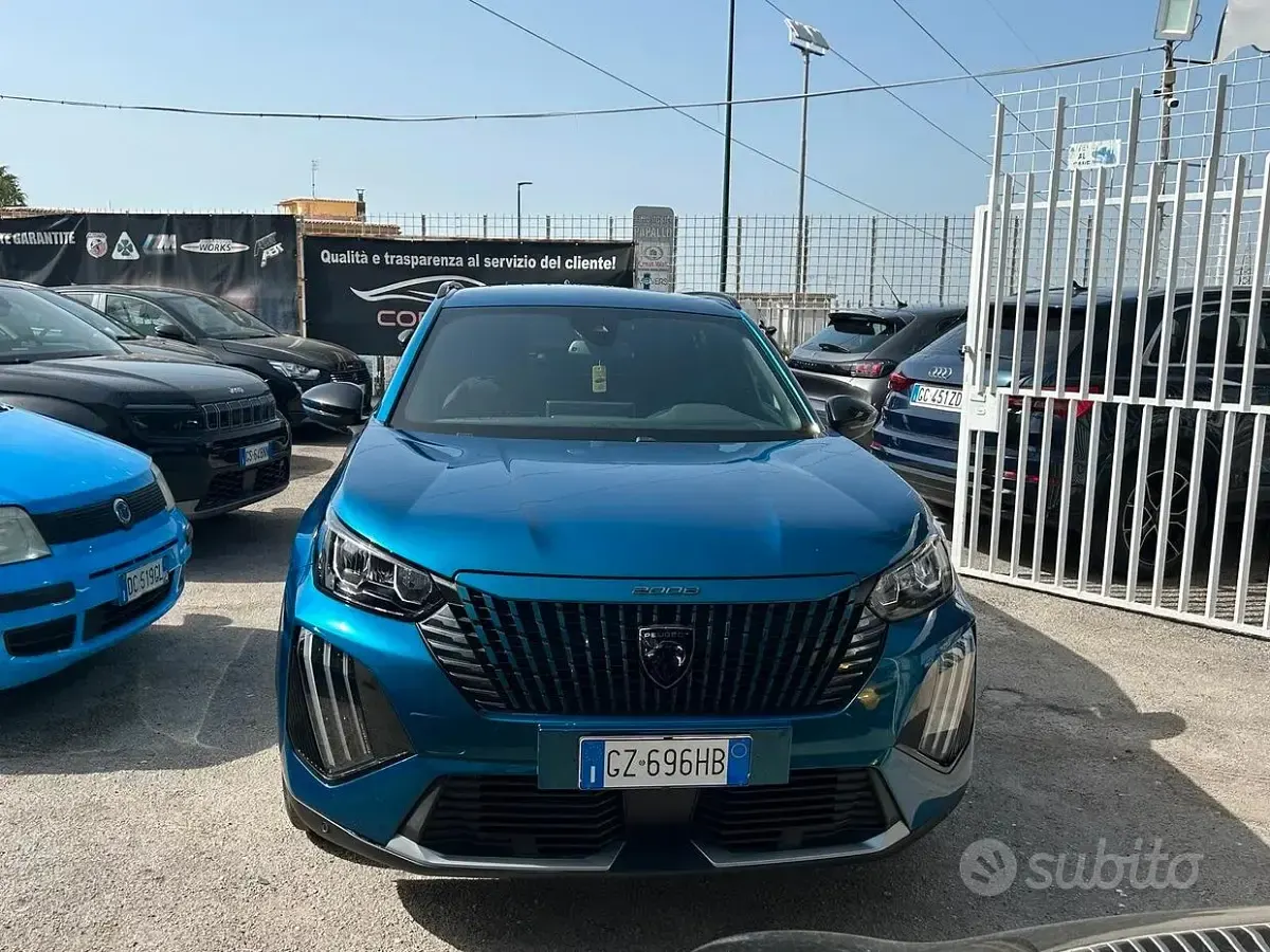 Usata Peugeot 2008 Allure 131 CV (96 kW) 2025 Perlato SUV