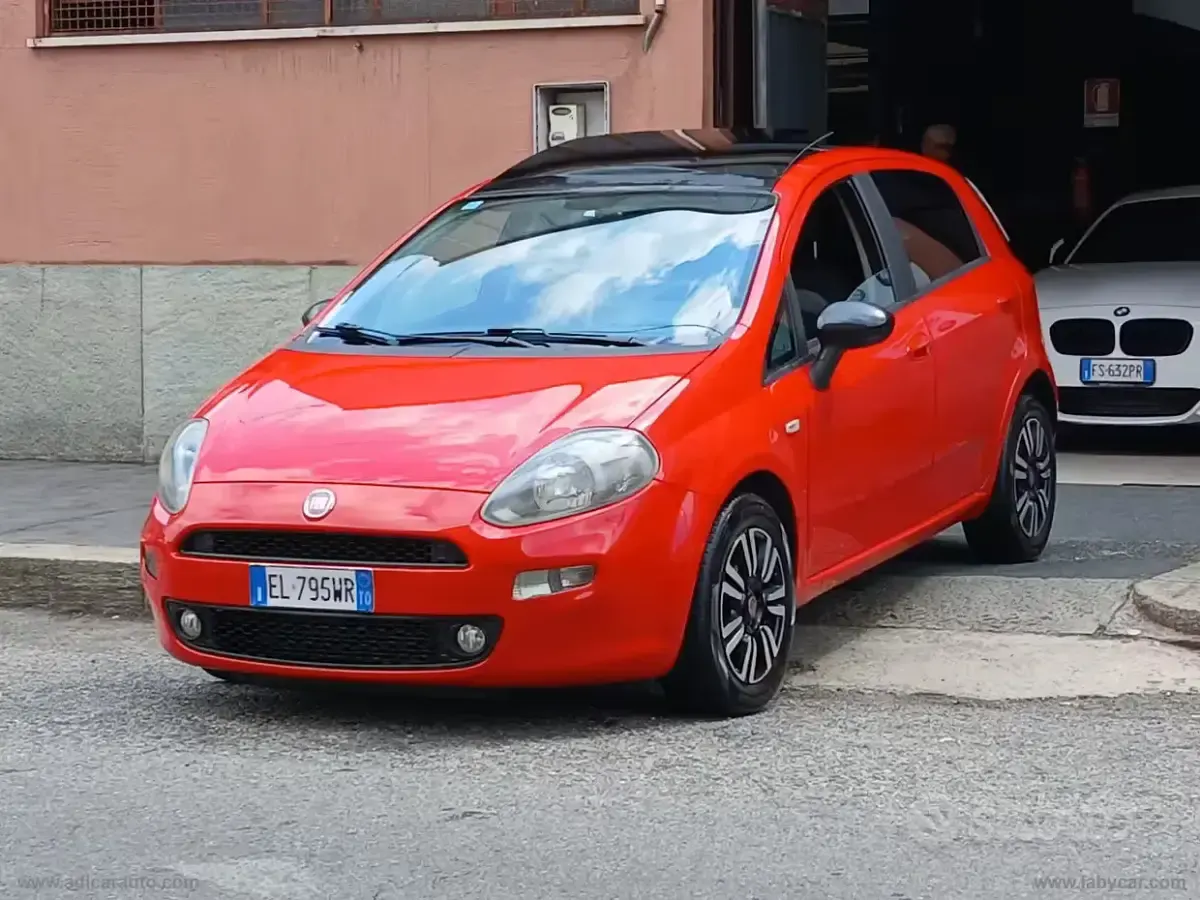 Usata Fiat Punto S 84 CV (61 kW) 2012 Rosso Utilitaria