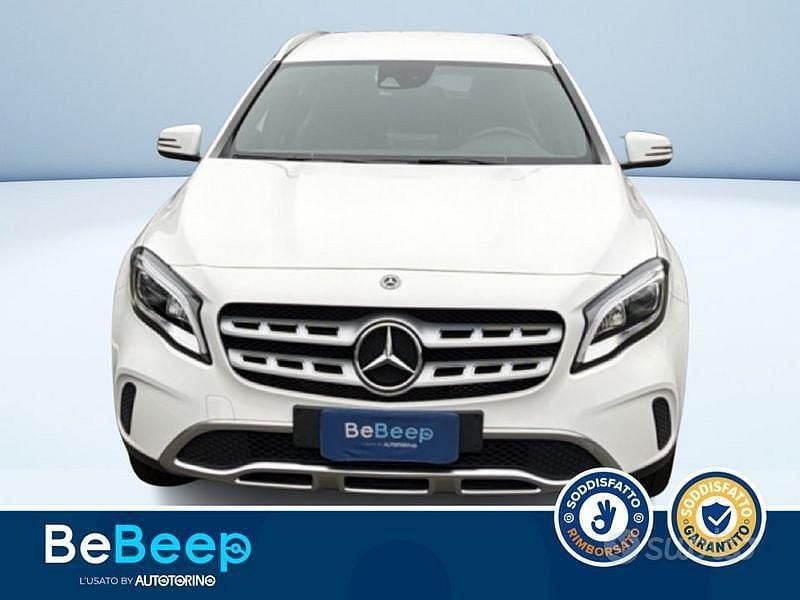 Usata Mercedes GLA200 156 CV (114 kW) 2019 Bianco metallizzato SUV