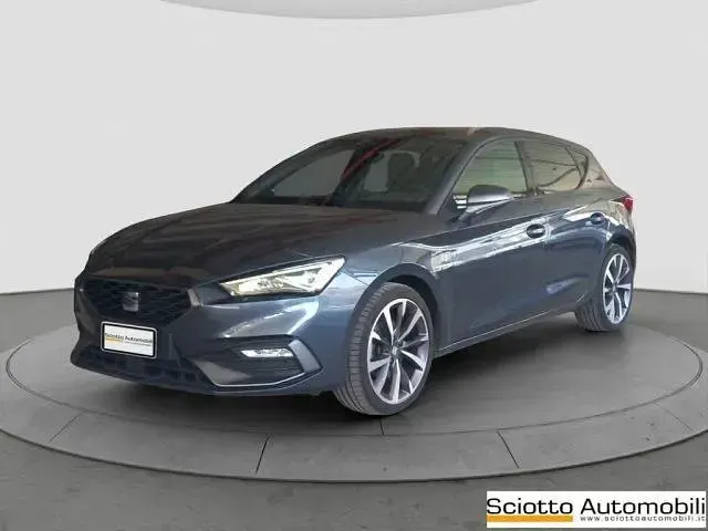 Usata Seat Leon FR 150 CV (110 kW) 2023 Grigio Berlina