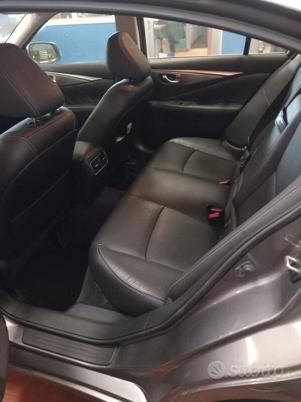Usata Infiniti Q50 2014 Grigio Berlina