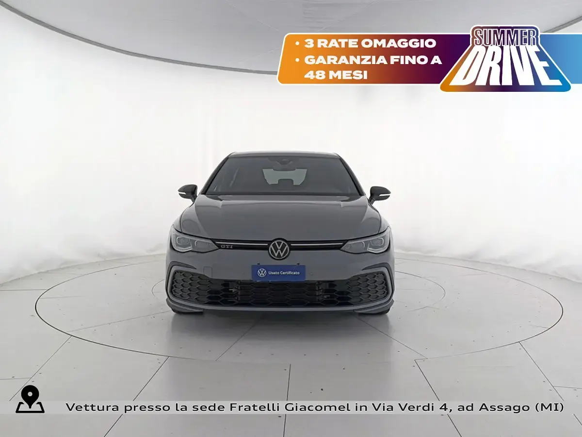 Usata VW Golf VIII GTI 245 CV (180 kW) 2024 C2 moonstone grey Berlina