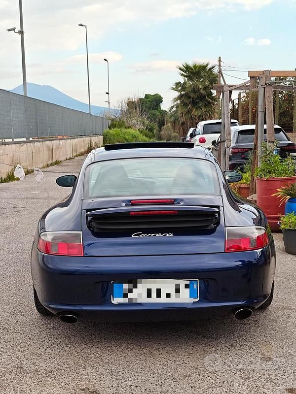 Usata Porsche 911 Carrera 300 CV (220 kW) 2001 Blu Coupé