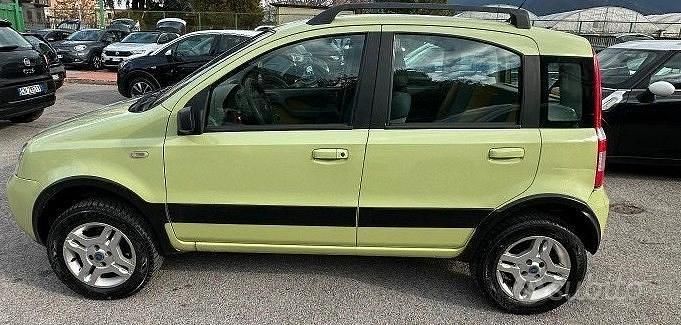 Usata Fiat Panda 4x4 69 CV (50 kW) 2005 Verde Utilitaria