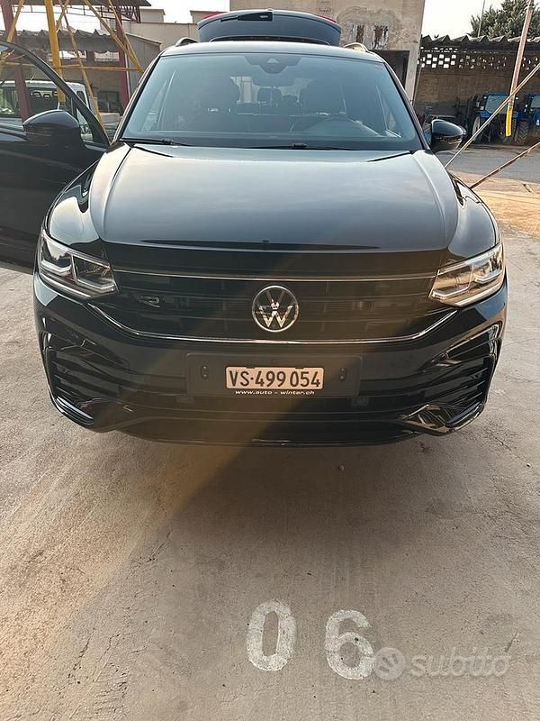 Usata VW Tiguan R-line 200 CV (147 kW) 2021 Nero SUV