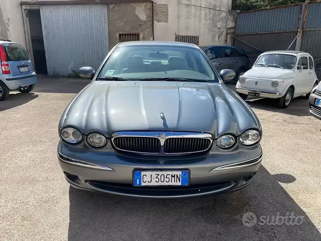 Usata Jaguar X-type Executive 156 CV (114 kW) 2004 Grigio Berlina