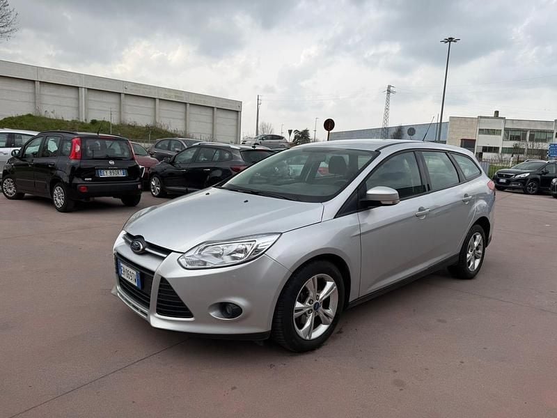 Usata Ford Focus 115 CV (84 kW) 2011 Grigio Station wagon