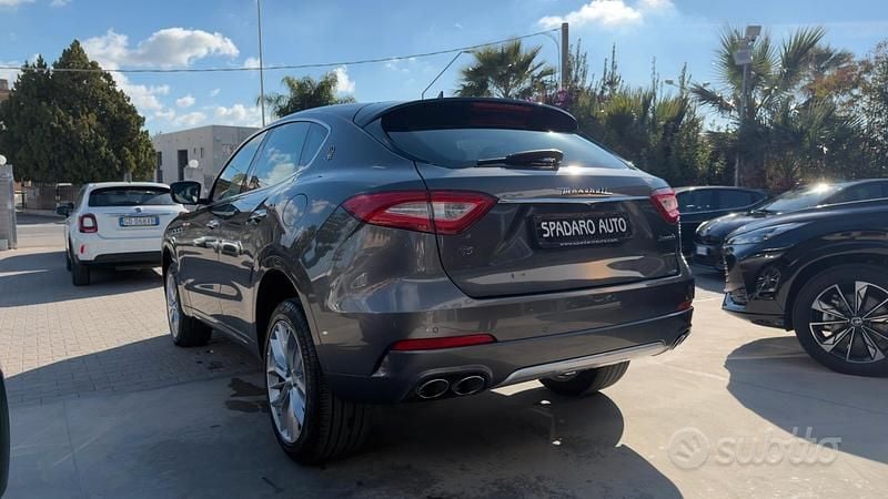 Usata Maserati Levante GranLusso 250 CV (183 kW) 2018 Grigio SUV