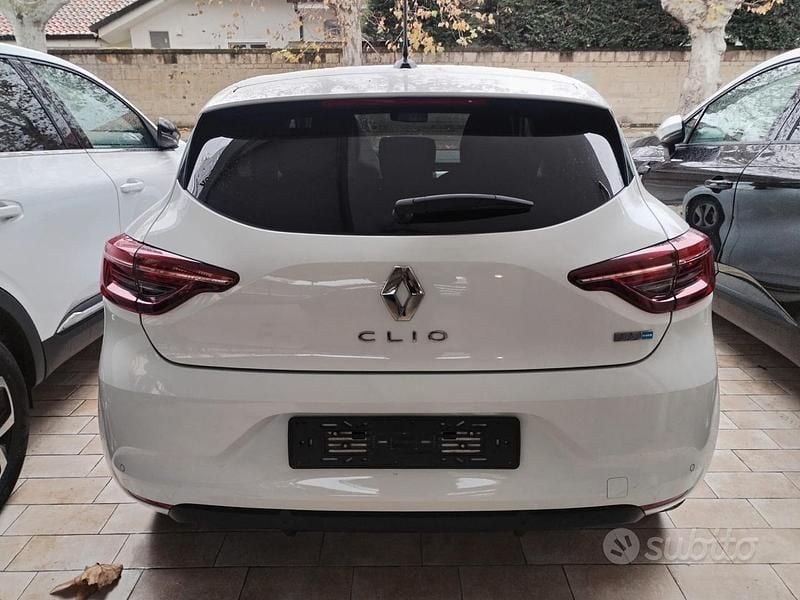 Usata Renault Clio V Intens 140 CV (102 kW) 2022 Bianco Berlina