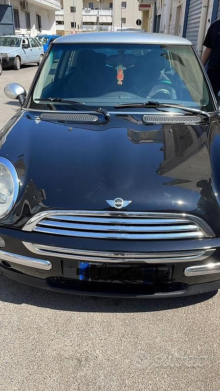 Nero Usata 2005 Mini Cooper Due volumi | 2500 € (Buon prezzo) - Immagine 1/3